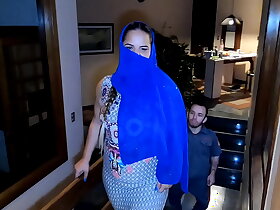 阿拉伯裔单身派对，主角是 SBT 电视台的侏儒消防员。Pitoco173